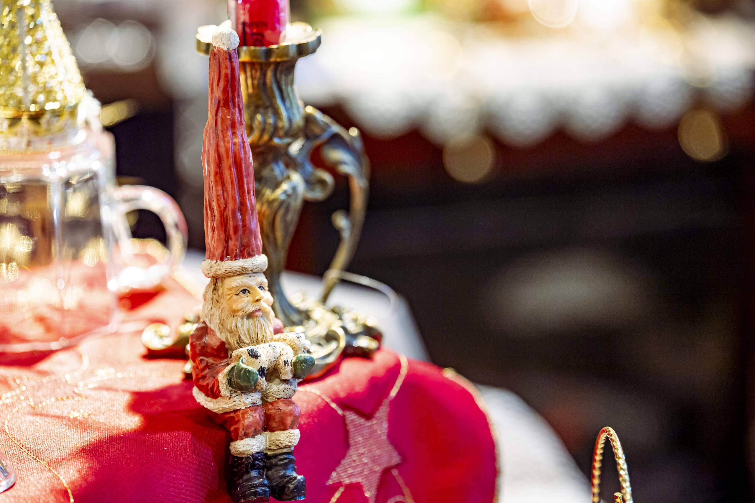 クリスマスパーティー のドレスコードは「UGLY SWEATER!」！