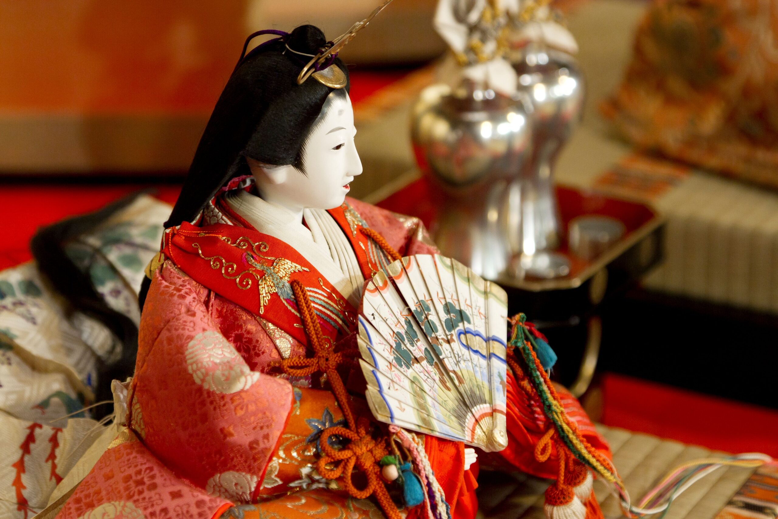 名家から寄贈された壮麗な雛人形 | 華やかな雛人形の世界 | ワンダフル